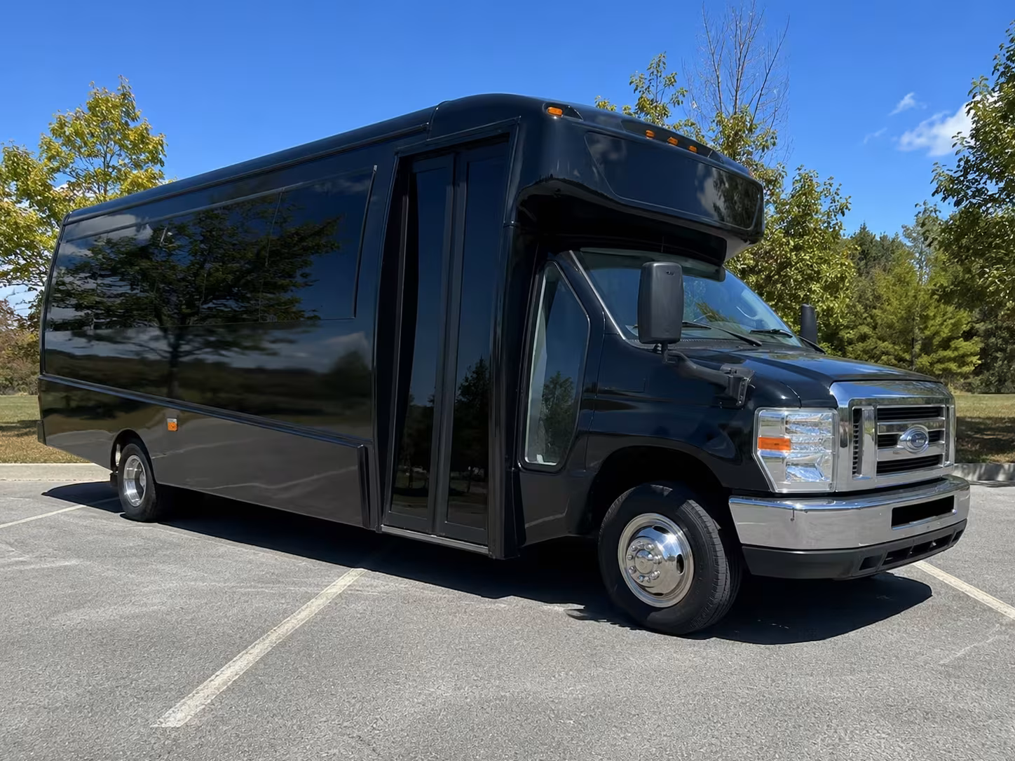 alameda minibus rentals for youth groups and confirmation trips